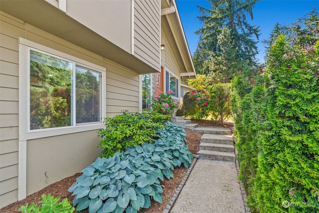 Photo of 15703 NE 53rd Street, Redmond, WA 98052 (MLS # 2127807)