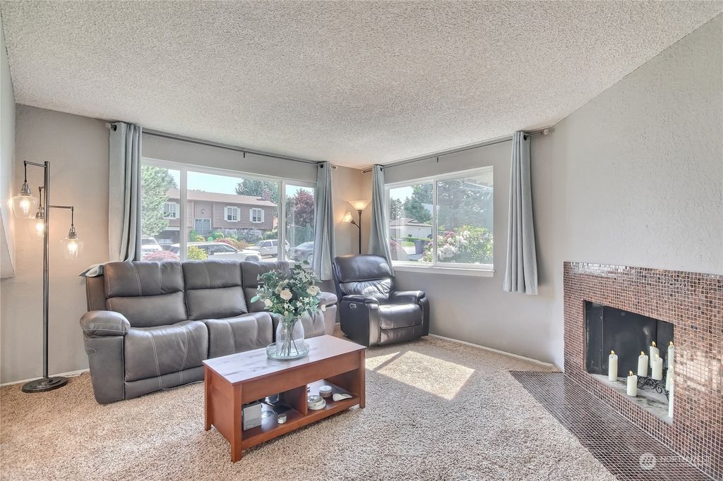 Photo of 17401 158th Avenue SE, Renton, WA 98058 (MLS # 2069005)