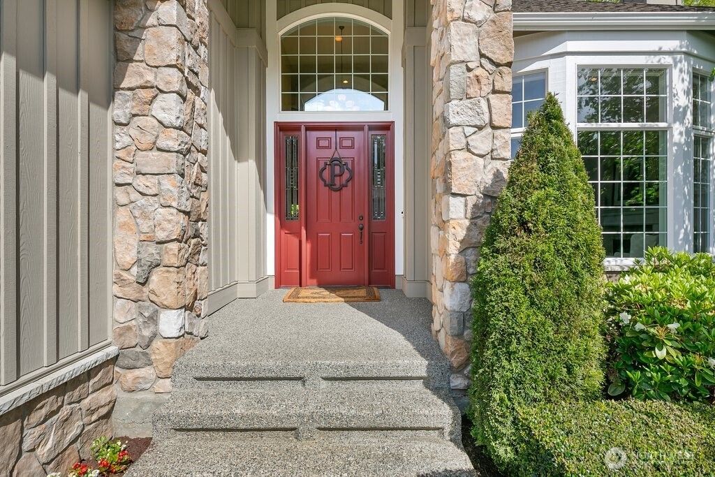 Photo of 218 238th Avenue SE, Sammamish, WA 98074 (MLS # 2370628)