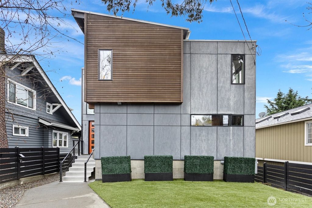 Photo of 1614 26th Avenue, Seattle, WA 98122 (MLS # 2352800)