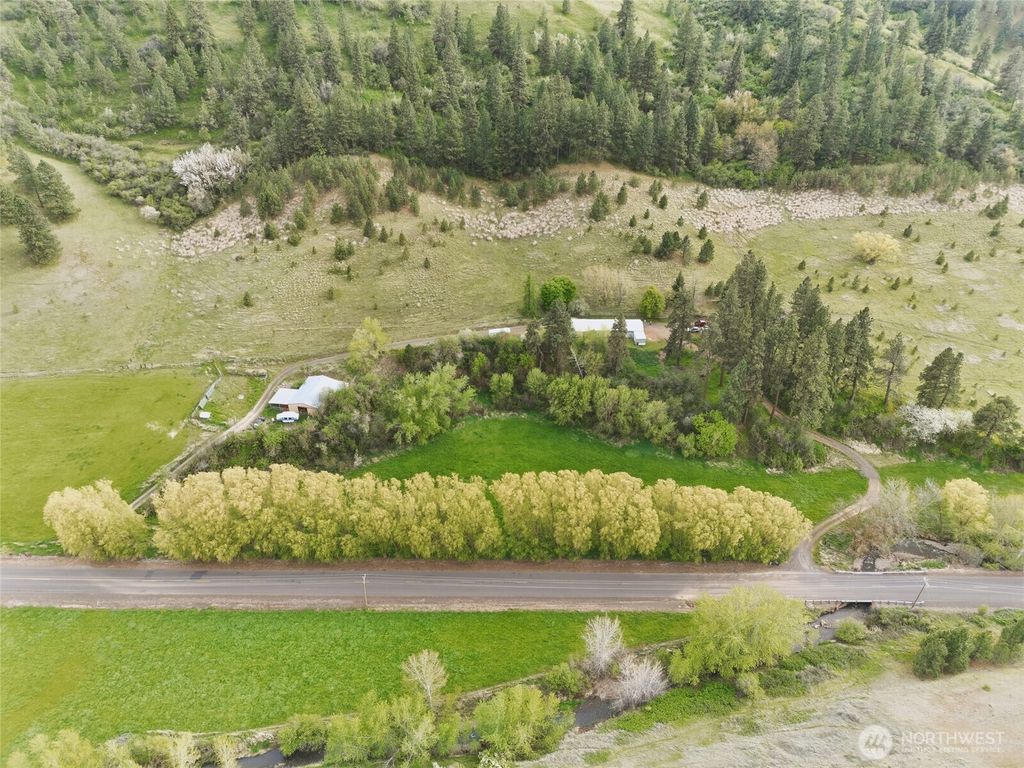 Photo of 938 Patit Road, Dayton, WA 99328 (MLS # 2511099)