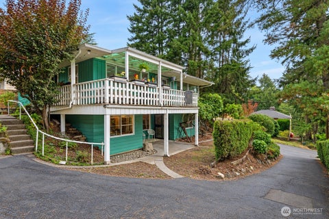 Photo of 11321 30th Avenue NE, Seattle, WA 98125 (MLS # 2586947)