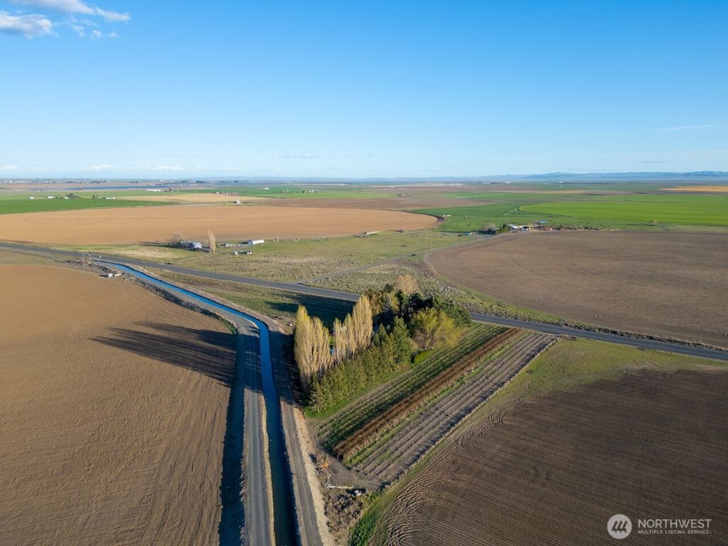 Photo of 9700 Road 5 NW, Ephrata, WA 98823 (MLS # 2466140)