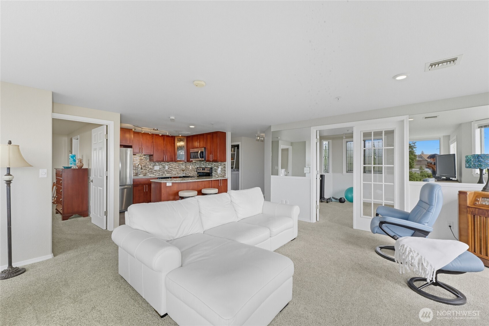 1140 Browns Point Boulevard 6
