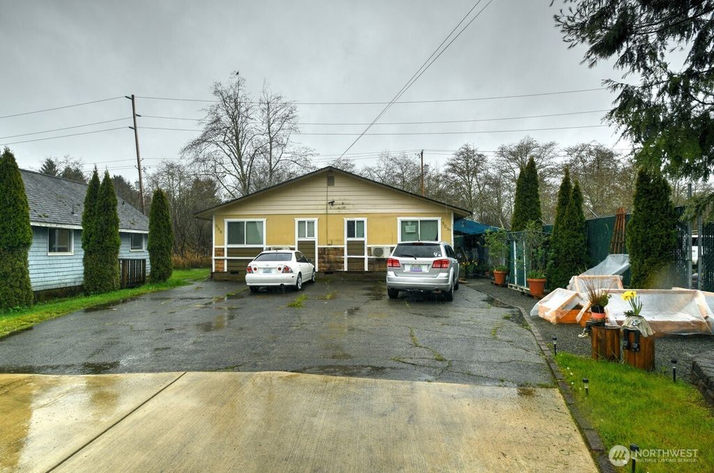 Photo of 507 /509 S West Boulevard, Aberdeen, WA 98520 (MLS # 2501937)