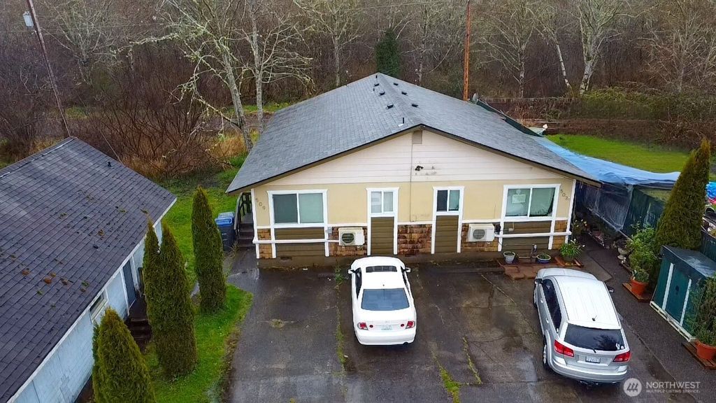 Photo of 507 /509 S West Boulevard, Aberdeen, WA 98520 (MLS # 2501937)