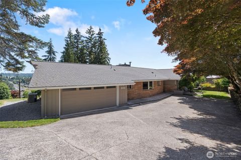 Photo of 103 SE 16th Street, Chehalis, WA 98532 (MLS # 2539461)