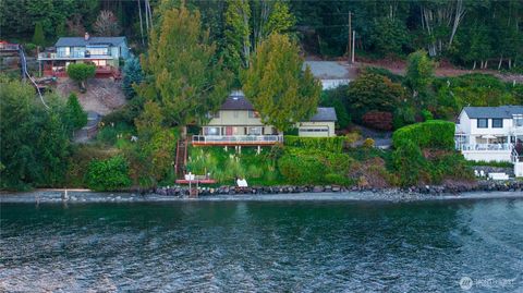 Photo of 3737 Bahia Vista Drive NE, Bremerton, WA 98310 (MLS # 2412814)