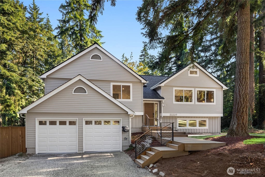 Photo of 21229 NE 14th Place, Sammamish, WA 98074 (MLS # 2575686)