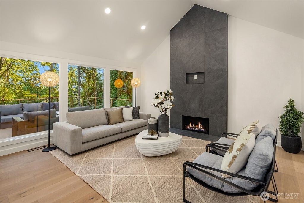 Photo of 21229 NE 14th Place, Sammamish, WA 98074 (MLS # 2575686)