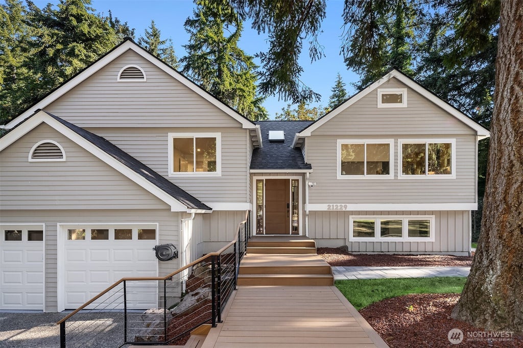Photo of 21229 NE 14th Place, Sammamish, WA 98074 (MLS # 2575686)