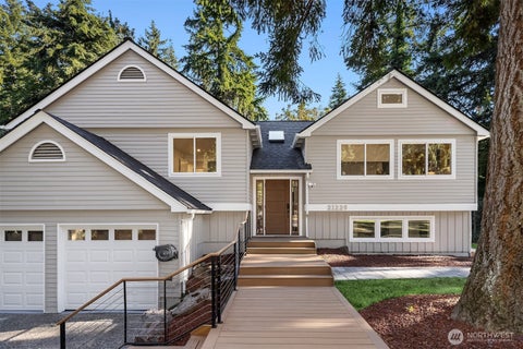 Photo of 21229 NE 14th Place, Sammamish, WA 98074 (MLS # 2575686)