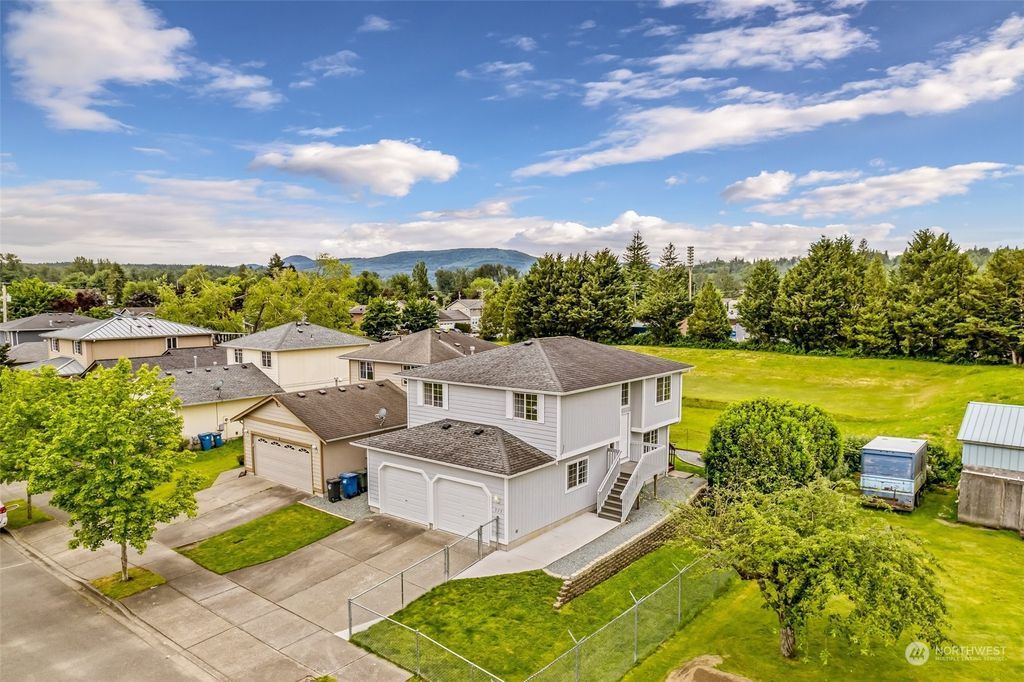 Photo of 513 7th Street, Sultan, WA 98294 (MLS # 2247019)