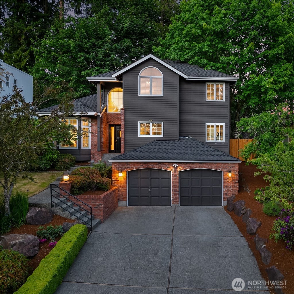 Photo of 1010 106th Avenue SE, Bellevue, WA 98004 (MLS # 2528998)