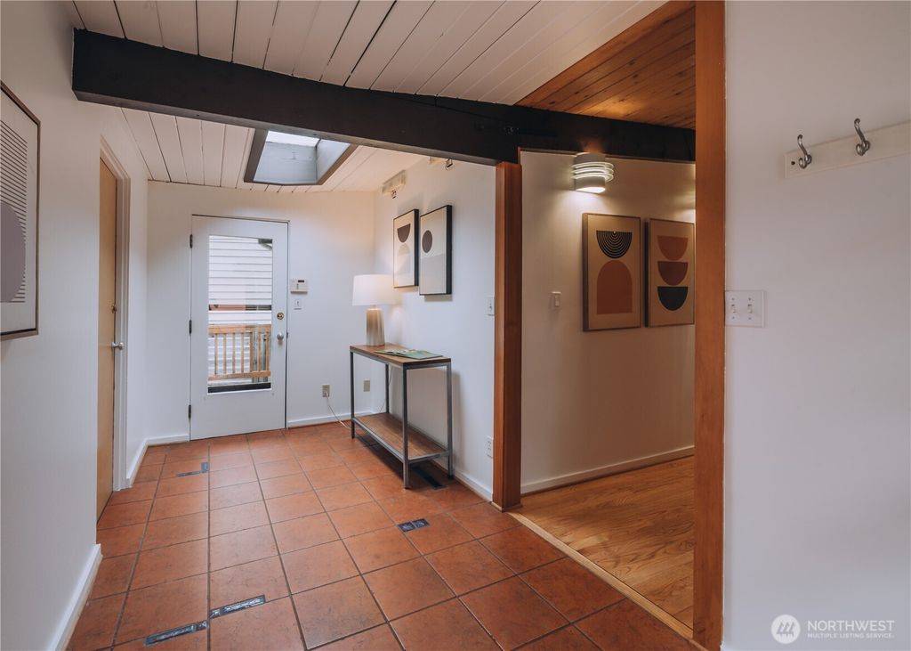 Photo of 11323 Durland Place NE, Seattle, WA 98125 (MLS # 2489799)