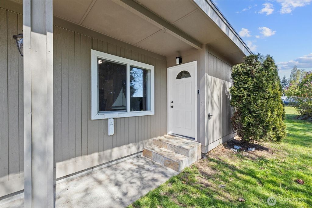 Photo of 2109 124th Street SE, Everett, WA 98208 (MLS # 2362196)