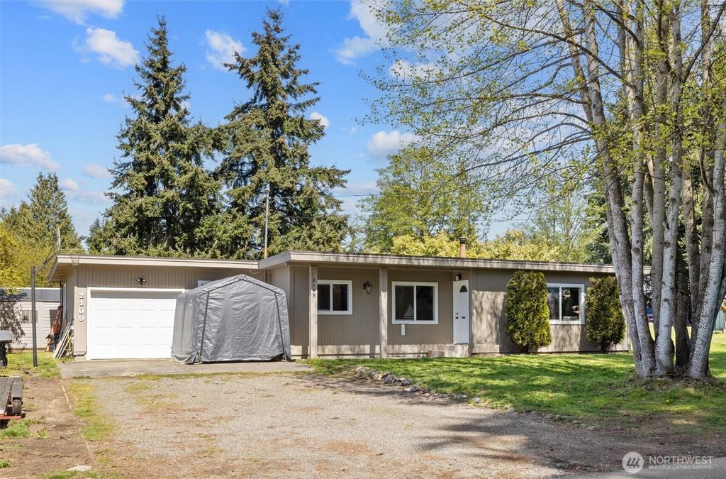 Photo of 2109 124th Street SE, Everett, WA 98208 (MLS # 2362196)