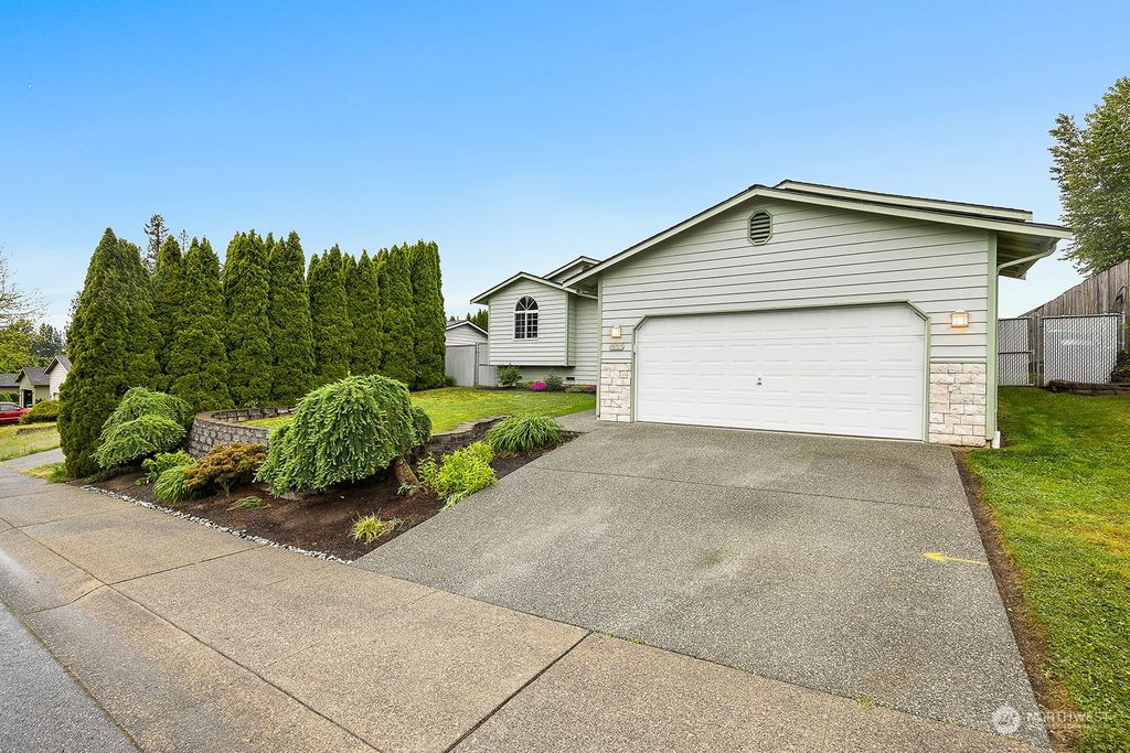 Photo of 201 Tompkins Place, Granite Falls, WA 98252 (MLS # 2238898)