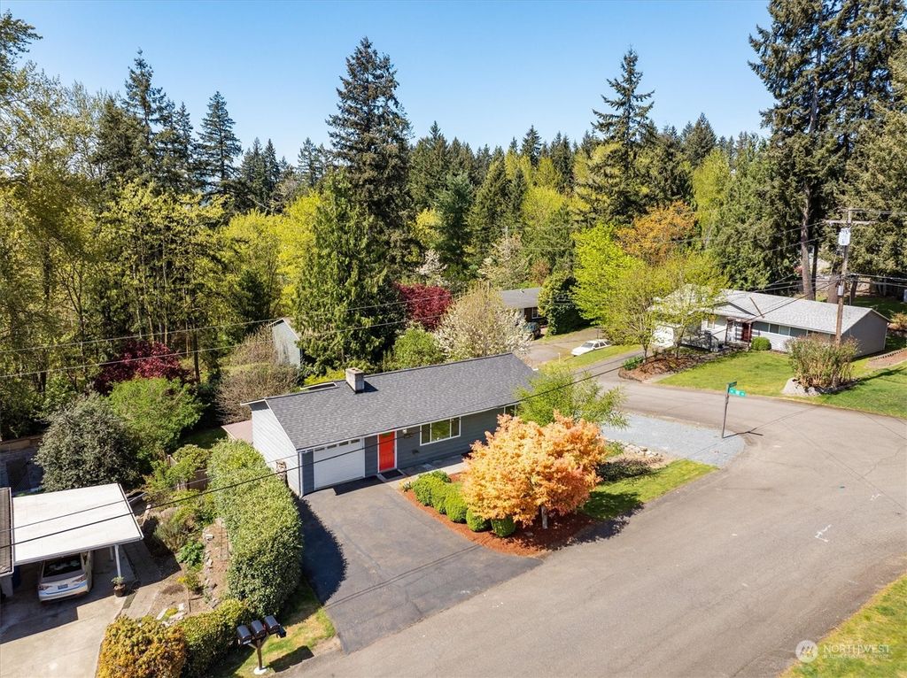 Photo of 11253 145th Avenue SE, Renton, WA 98059 (MLS # 2220301)