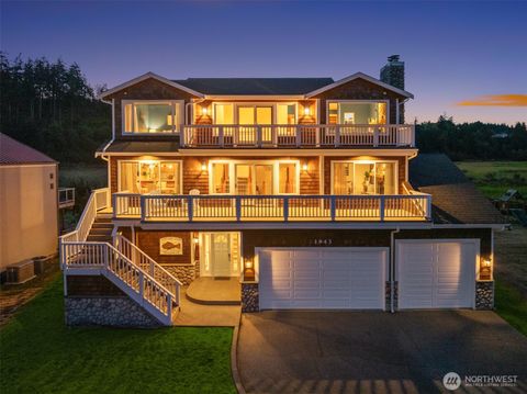 Photo of 1943 Shore Avenue, Freeland, WA 98249 (MLS # 2504509)