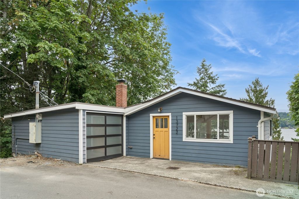 Photo of 13722 42nd Avenue NE, Seattle, WA 98125 (MLS # 2403421)