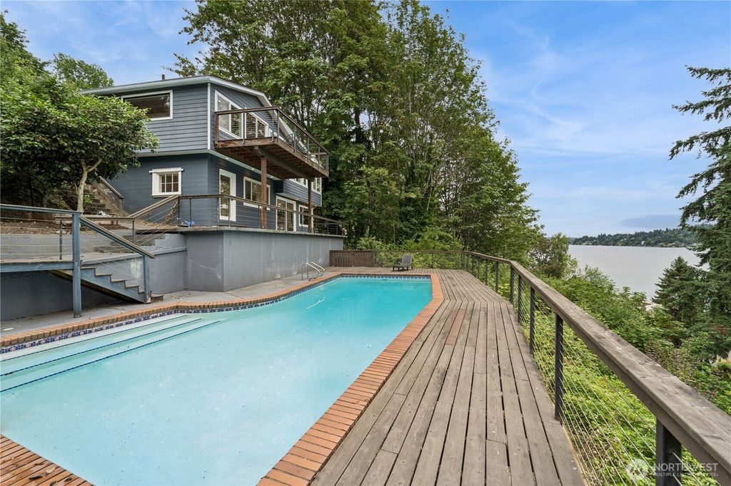Photo of 13722 42nd Avenue NE, Seattle, WA 98125 (MLS # 2403421)