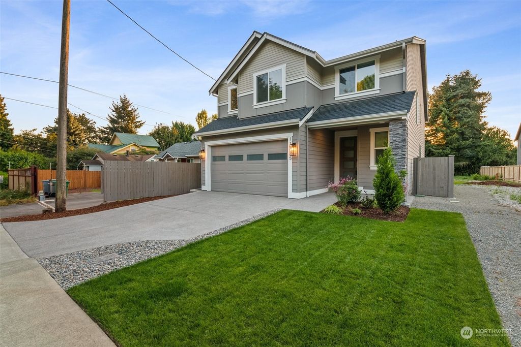 Photo of 11725 40th Avenue S, Tukwila, WA 98178 (MLS # 2002951)