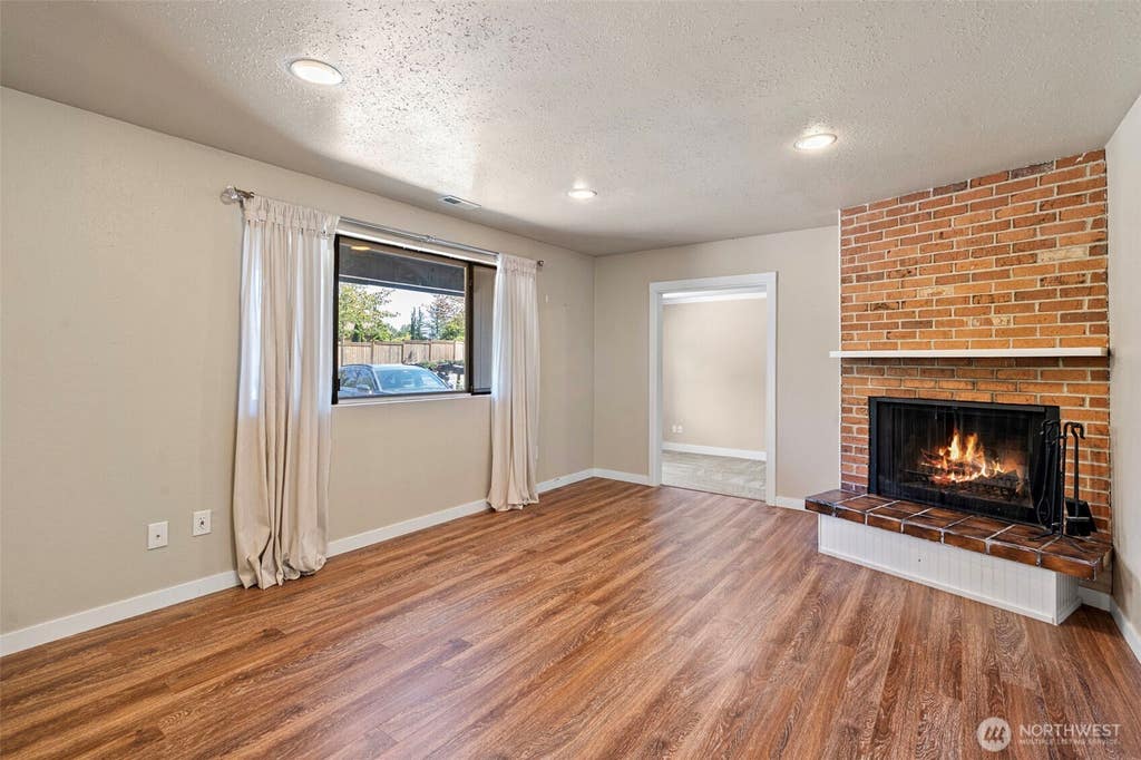Photo of 4708 Alameda Avenue W, University Place, WA 98466 (MLS # 2562663)
