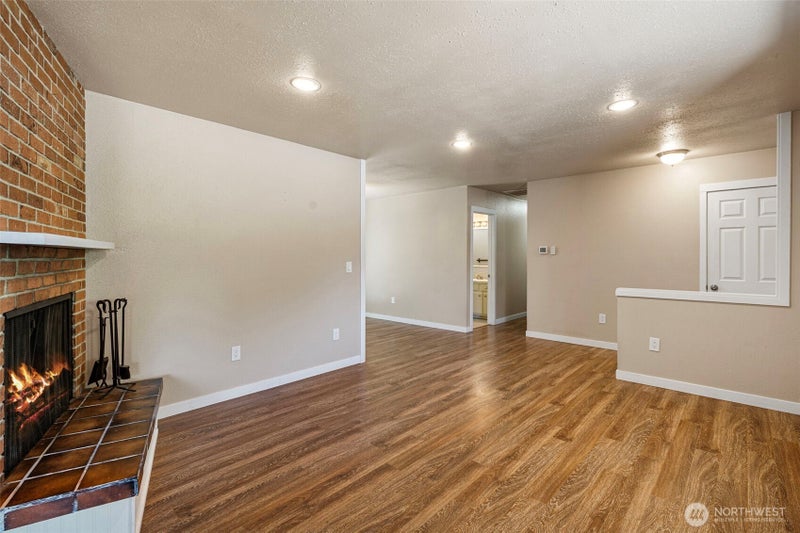 4708 Alameda Avenue W