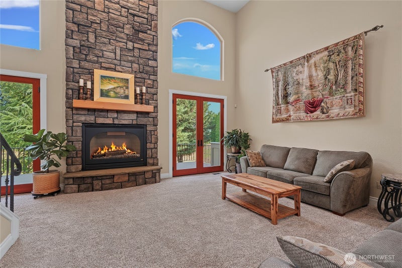 914 Harvest Drive SE