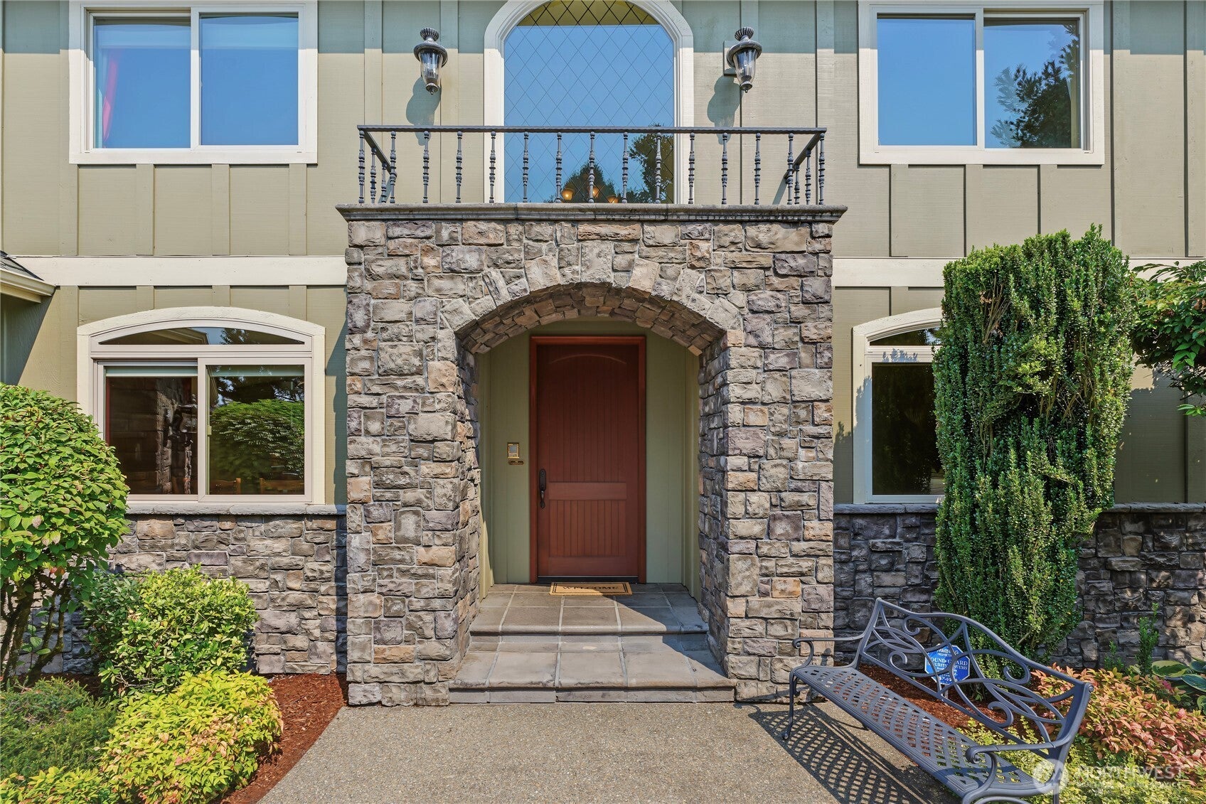 914 Harvest Drive SE