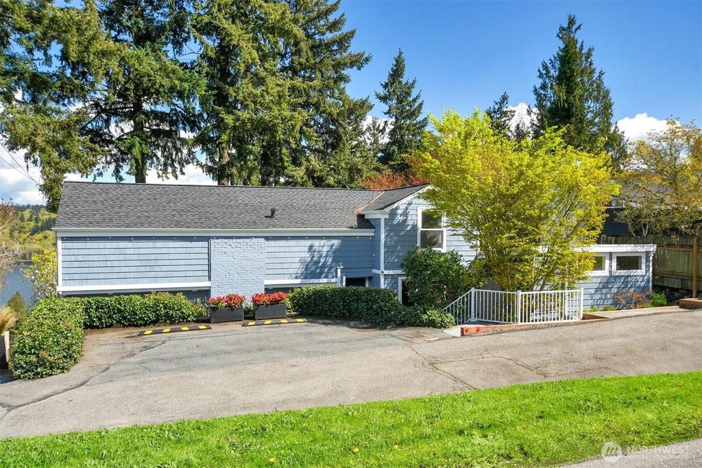 Photo of 13522 40th Avenue NE, Seattle, WA 98125 (MLS # 2510699)