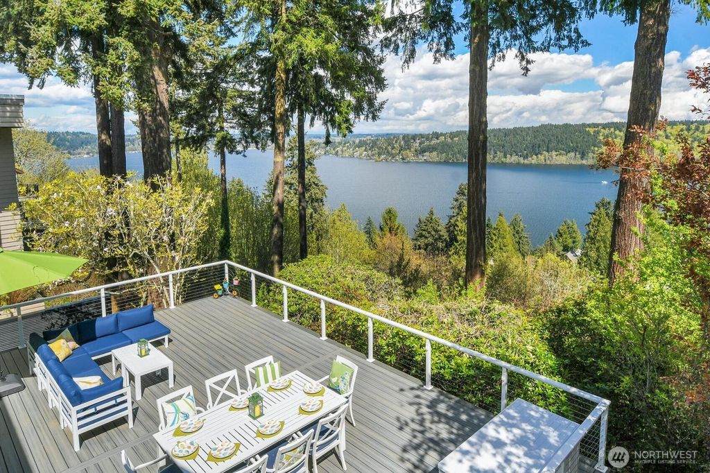 Photo of 13522 40th Avenue NE, Seattle, WA 98125 (MLS # 2510699)