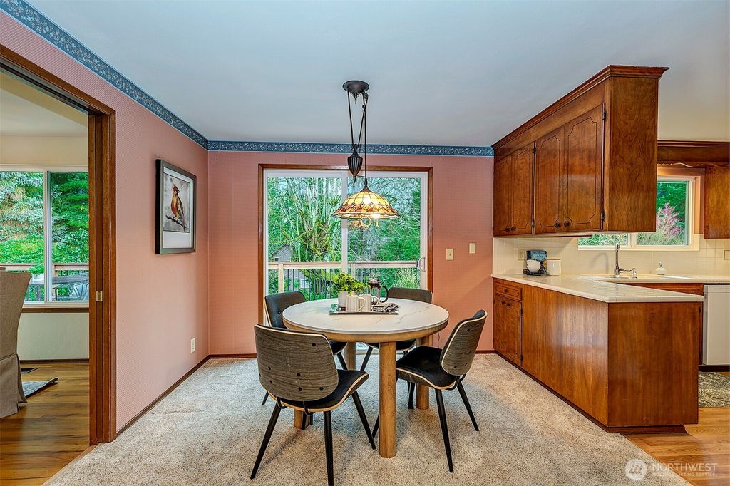 listing image 9368292726768840731