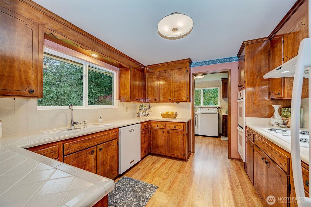 listing image 9361121137910151500