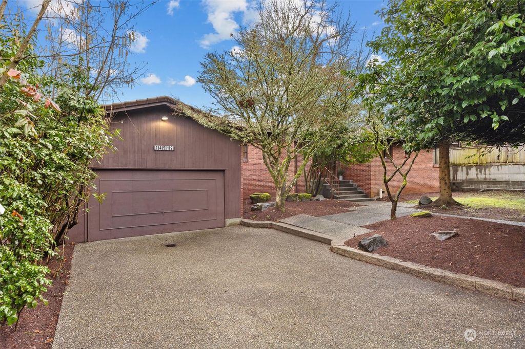 Photo of 14512 38th Avenue NE, Lake Forest Park, WA 98155 (MLS # 2302308)