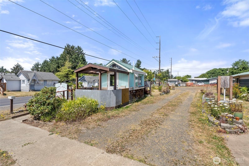 2098 State Route 105