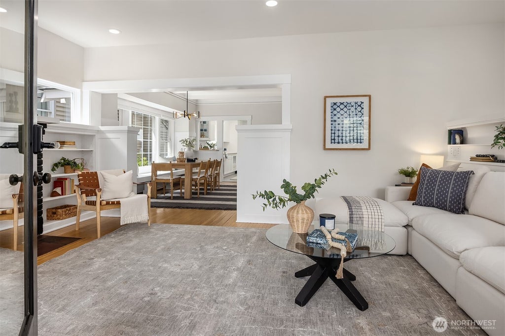 Photo of 2537 2nd Avenue W, Seattle, WA 98119 (MLS # 2545186)