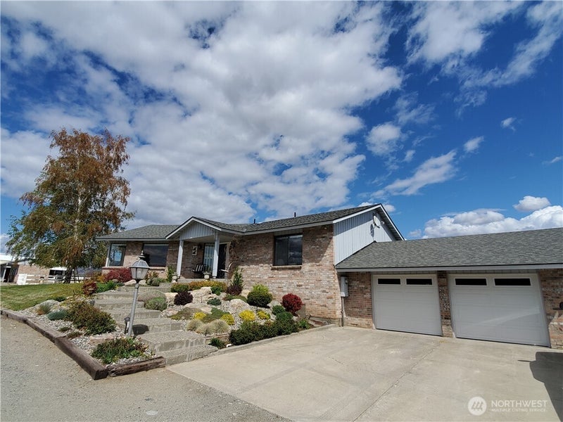 32 Red Apple Drive