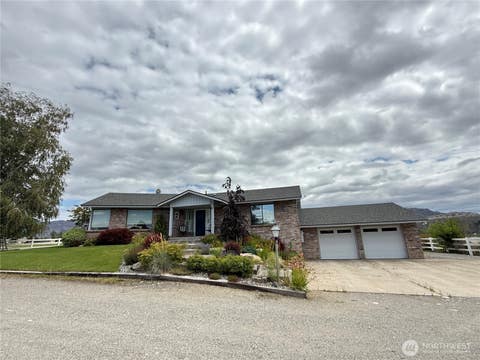 Photo of 32 Red Apple Drive, Omak, WA 98841 (MLS # 2547695)