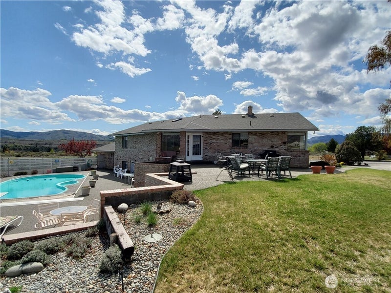 32 Red Apple Drive