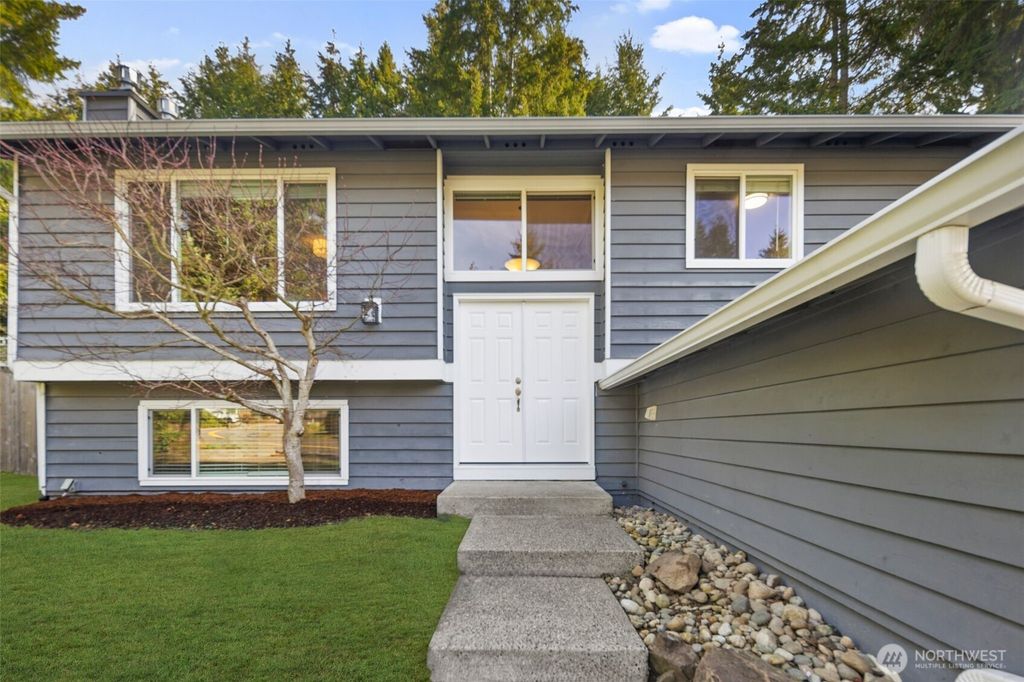 Photo of 12830 97th Place NE, Kirkland, WA 98034 (MLS # 2341011)