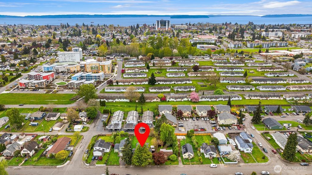 Photo of 1322 Maple Street, Everett, WA 98201 (MLS # 2510077)