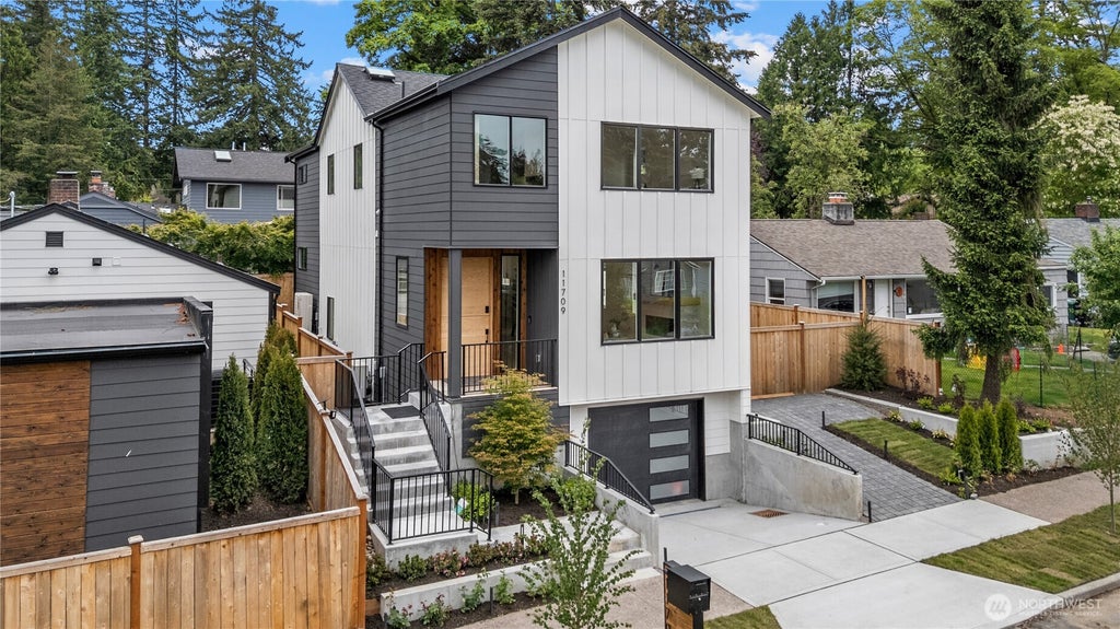 Photo of 11709 Roosevelt Way NE, Seattle, WA 98125 (MLS # 2559799)