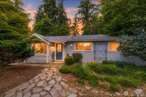 Photo of 2427 200th Place SW, Lynnwood, WA 98036 (MLS # 2556665)