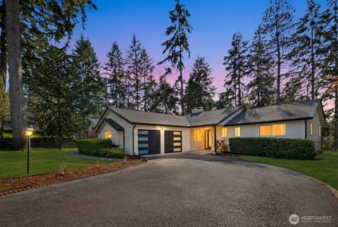 Photo of 8110 68th Avenue SW, Lakewood, WA 98499 (MLS # 2512408)