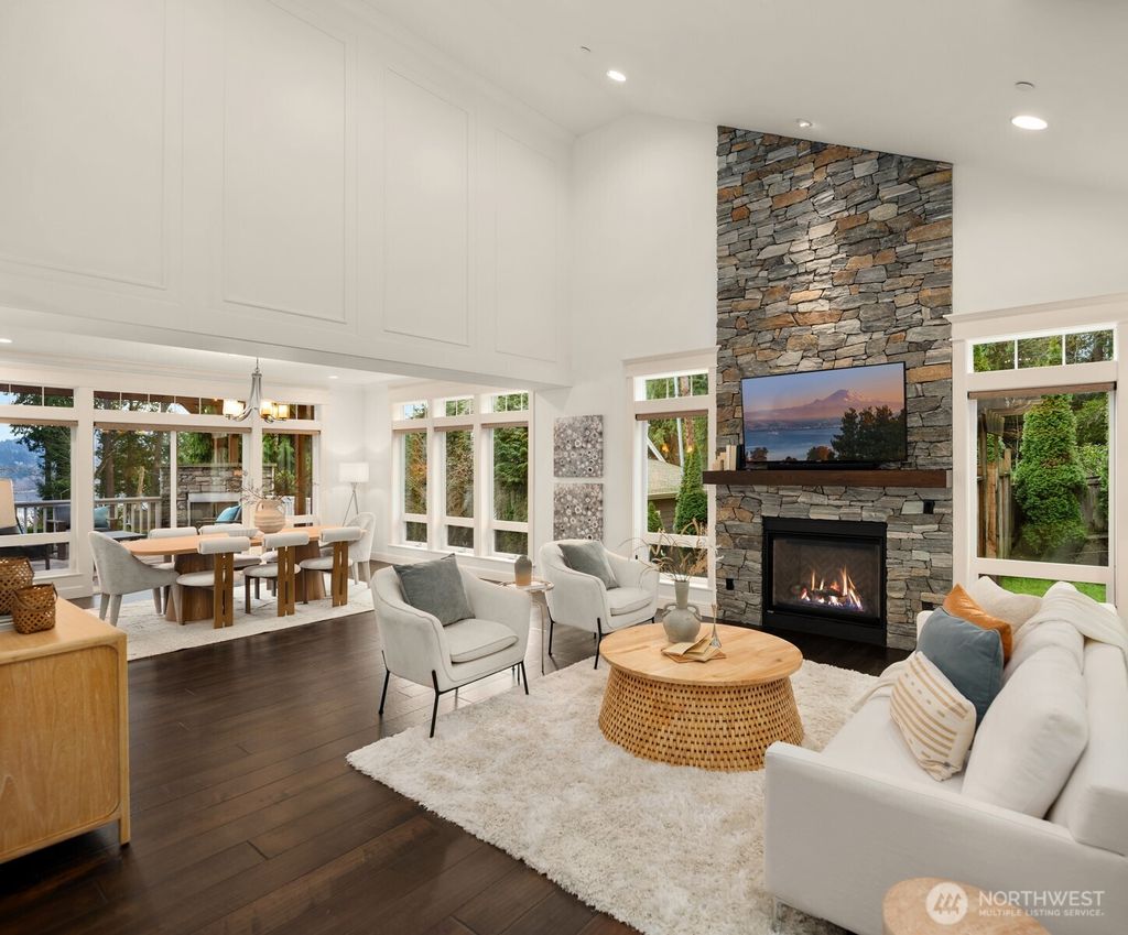 Photo of 9942 SE 39th Street, Mercer Island, WA 98040 (MLS # 2470196)