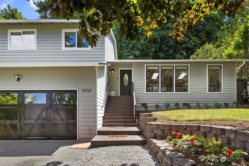 Photo of 15910 70th Avenue NE, Kenmore, WA 98028 (MLS # 2251733)