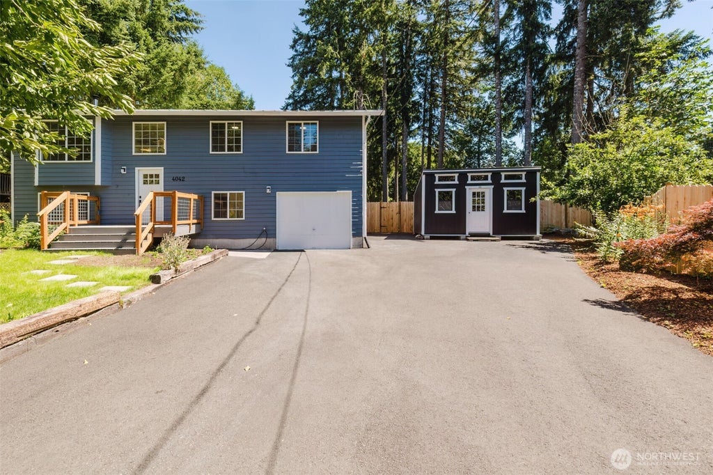 Photo of 4042 Chinook Place NW, Bremerton, WA 98312 (MLS # 2558258)