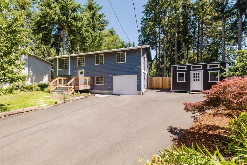 Photo of 4042 Chinook Place NW, Bremerton, WA 98312 (MLS # 2558258)